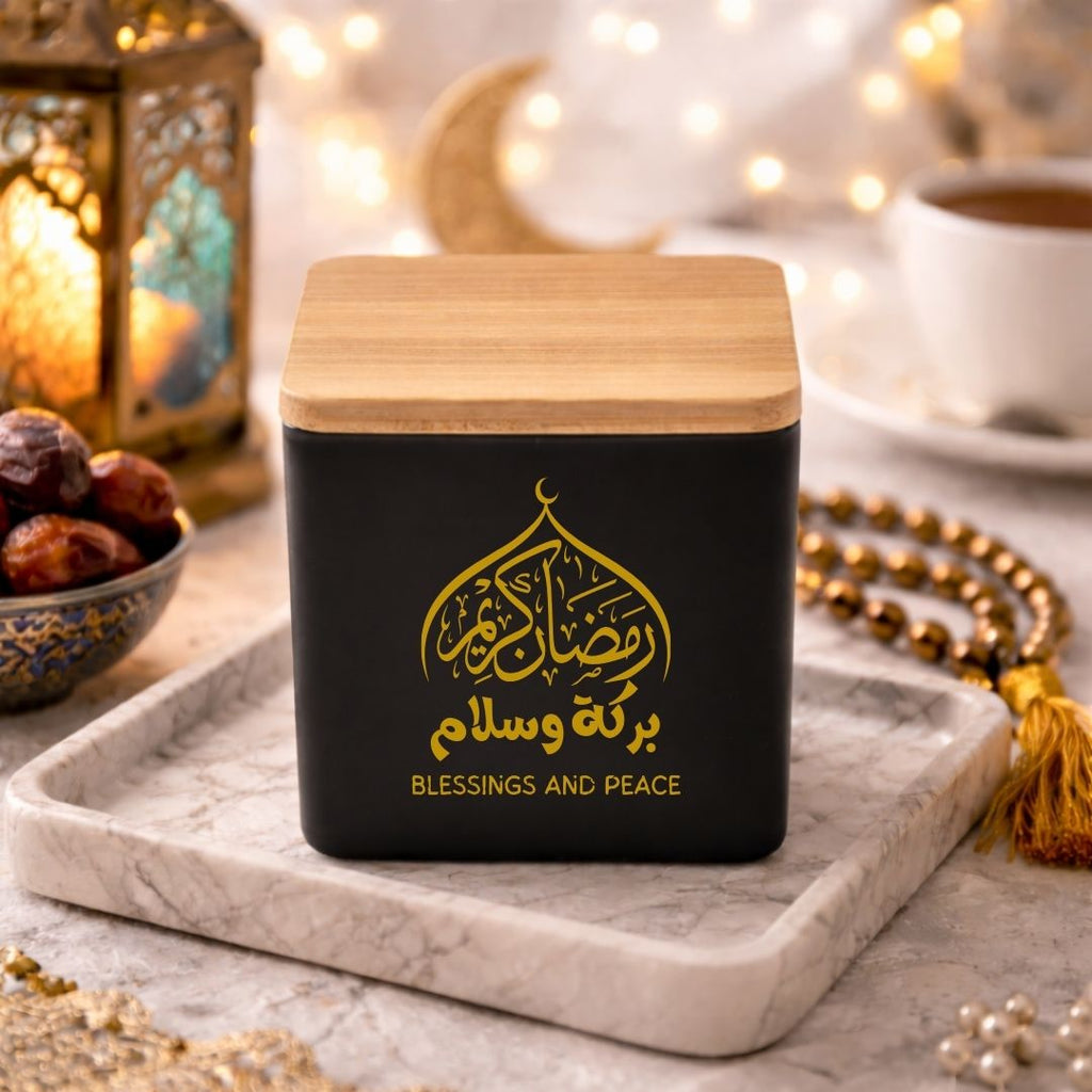 Scented Amber Wood Candle – Arabic Calligraphy Collection